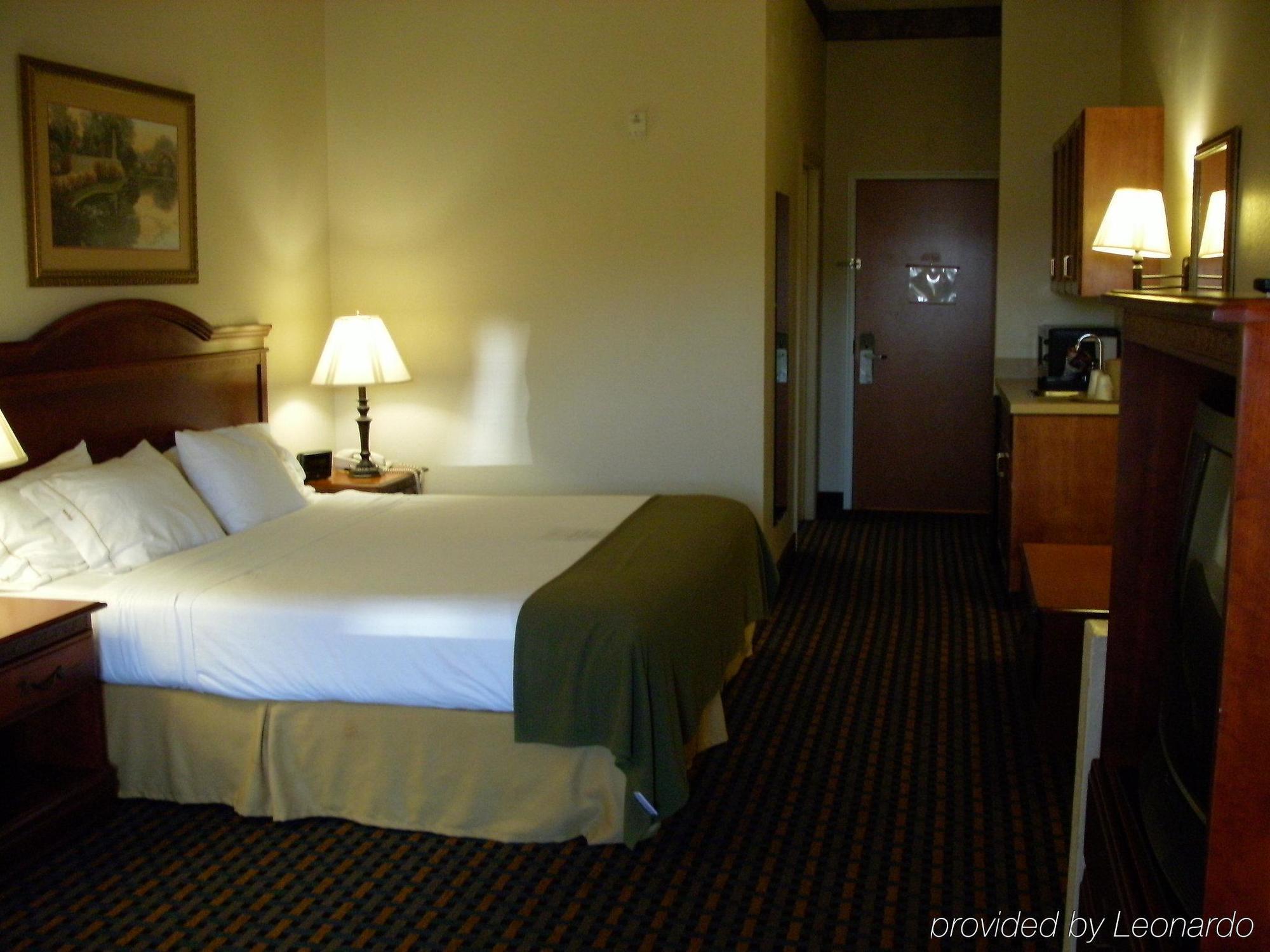 Holiday Inn Express Hotel & Suites Laurinburg By Ihg Eksteriør billede