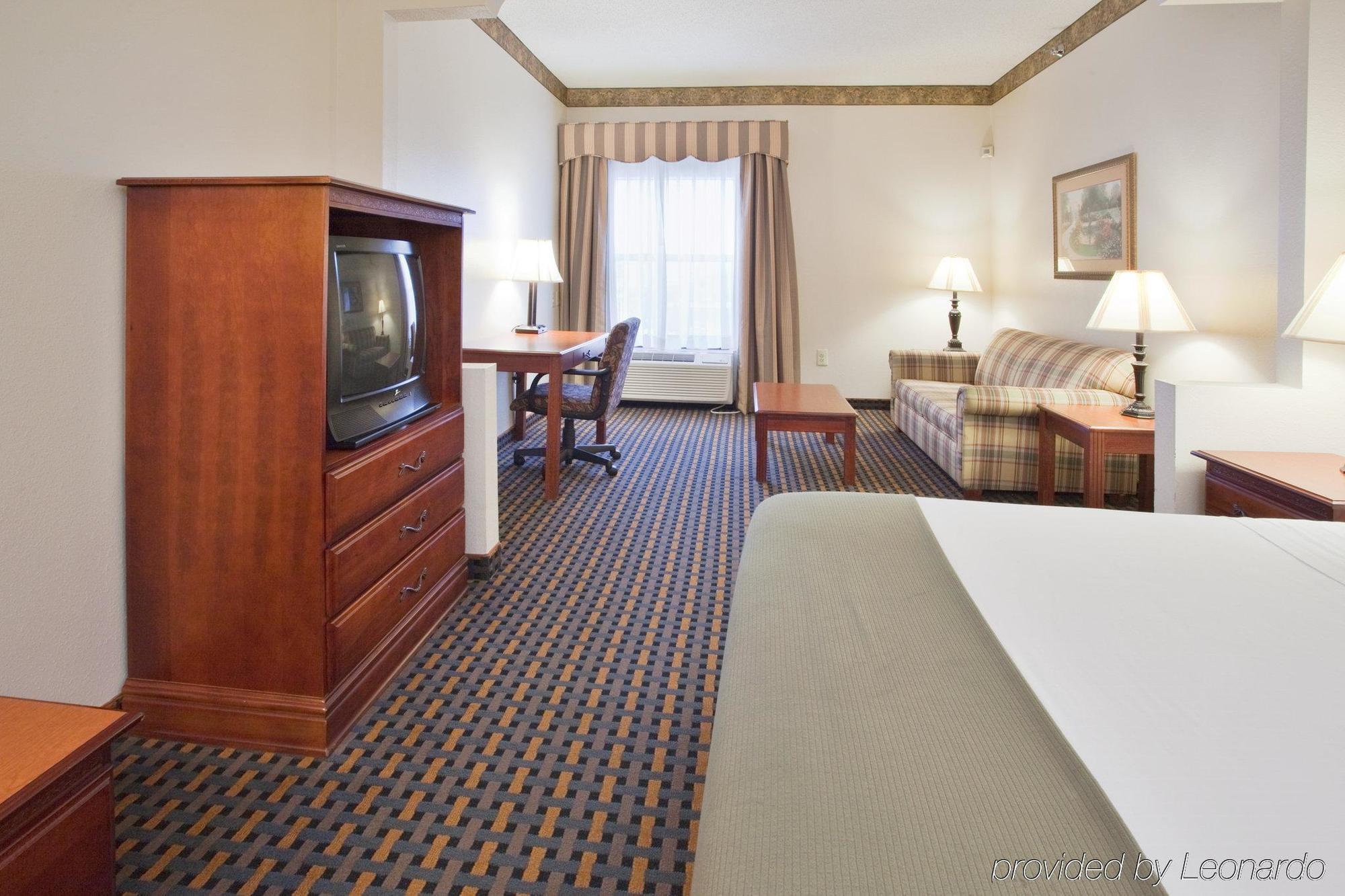Holiday Inn Express Hotel & Suites Laurinburg By Ihg Eksteriør billede