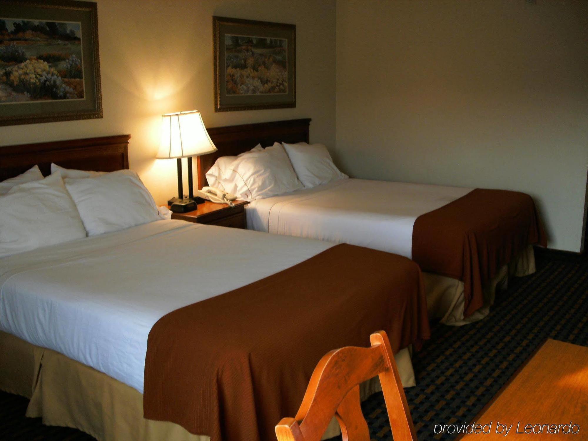Holiday Inn Express Hotel & Suites Laurinburg By Ihg Eksteriør billede