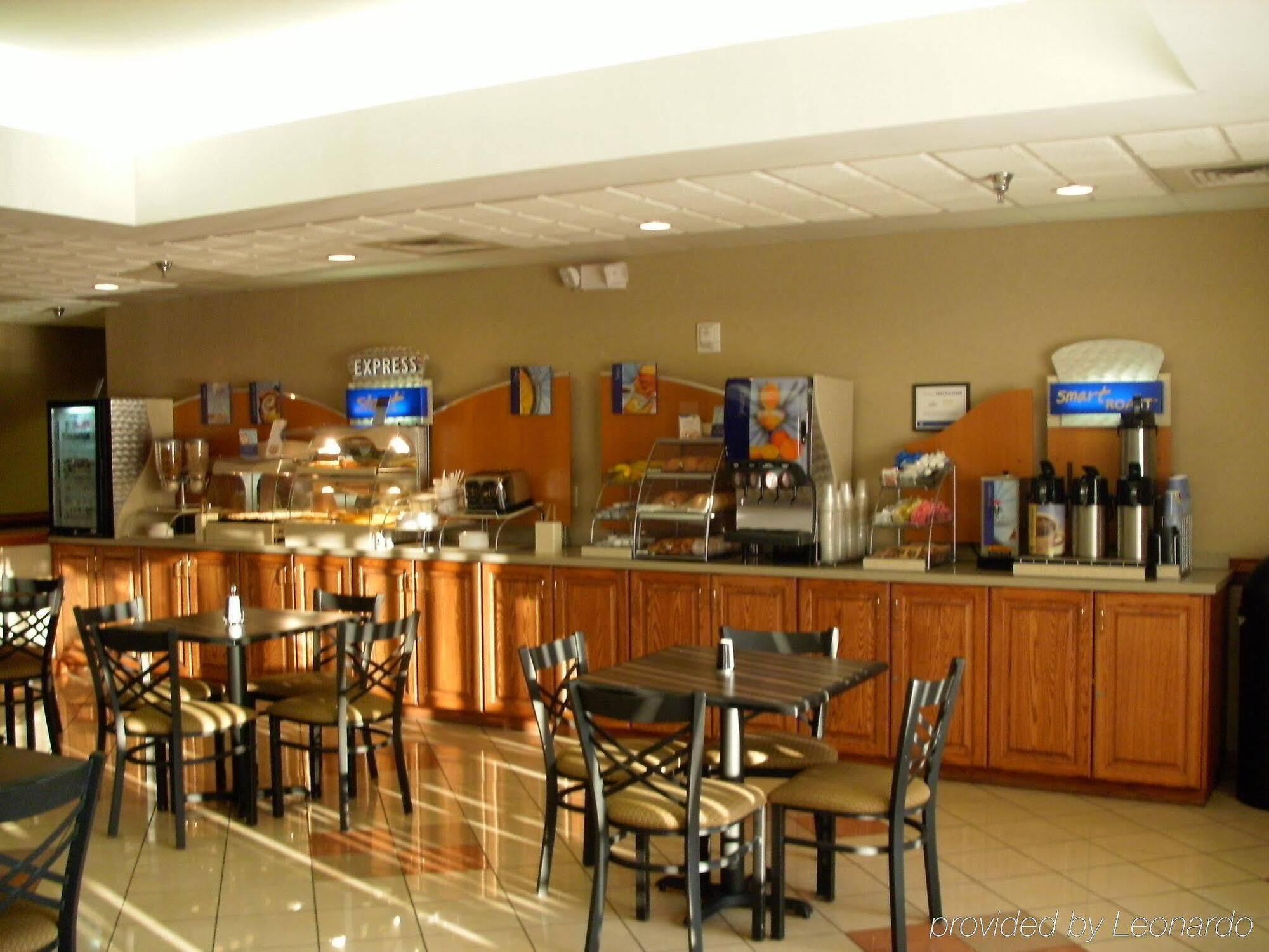 Holiday Inn Express Hotel & Suites Laurinburg By Ihg Eksteriør billede