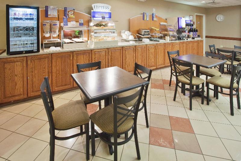 Holiday Inn Express Hotel & Suites Laurinburg By Ihg Eksteriør billede
